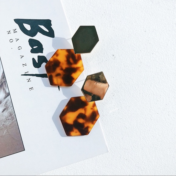 New π Gold Tortoise Drop Dangle Earrings - Picture 4 of 6